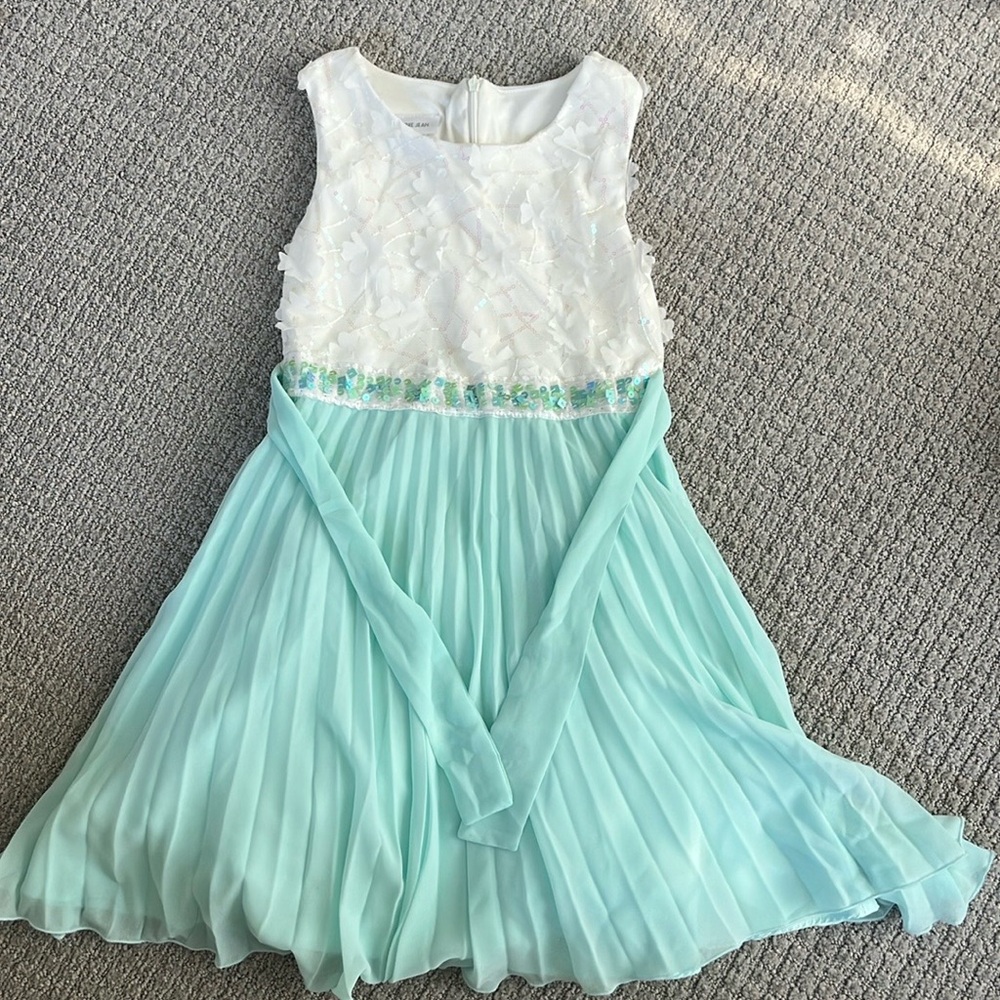 Girls dress